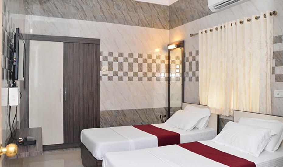 Suryas Guest House Chennai Exterior photo